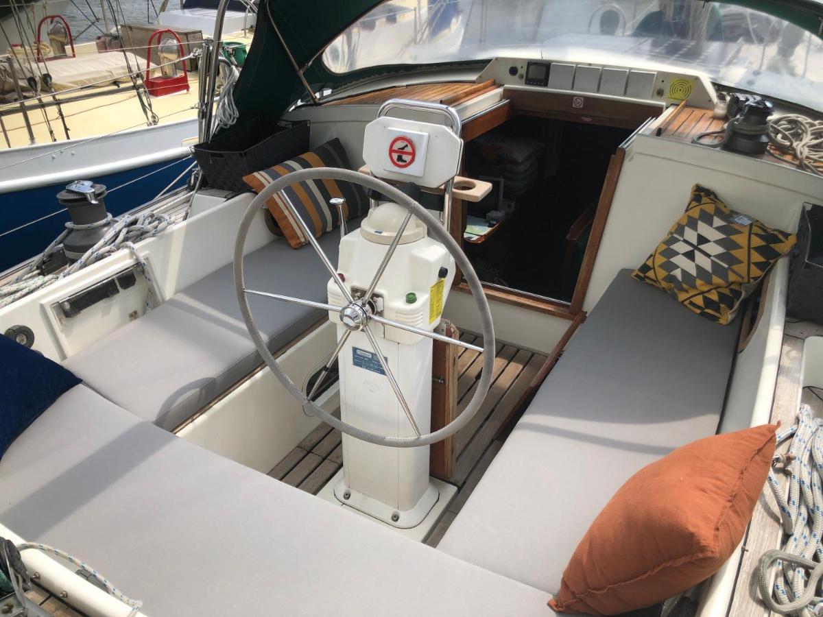 From September Lyra On The Go To Suriname Till 1 April 2026 Joint Captain Casey Medemblik Exteriör bild