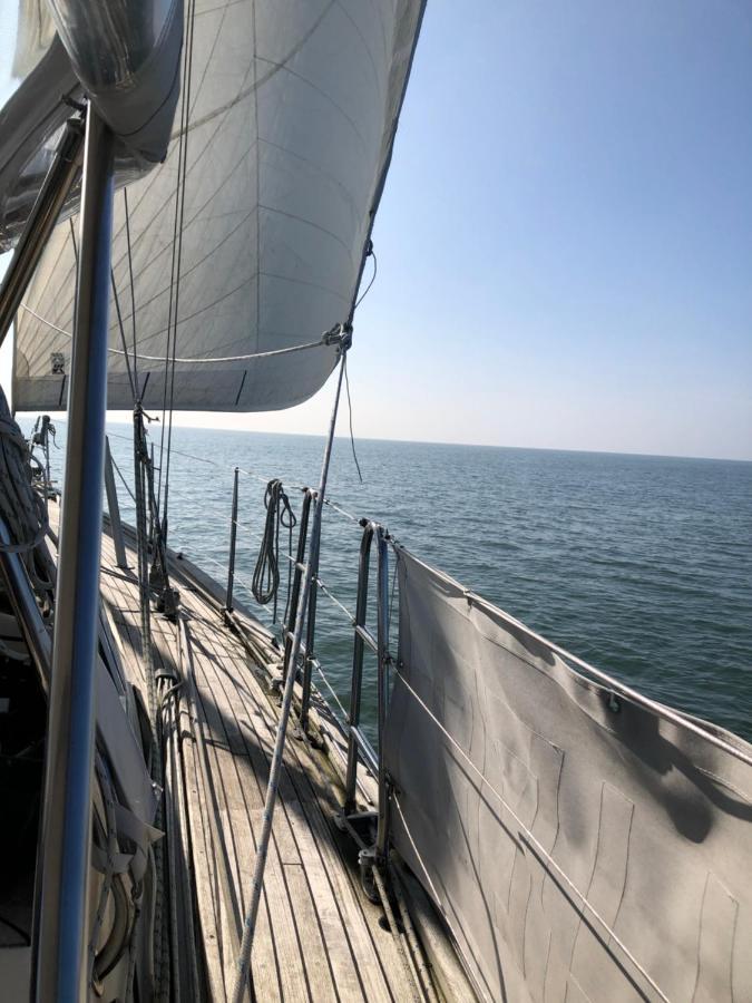 From September Lyra On The Go To Suriname Till 1 April 2026 Joint Captain Casey Medemblik Exteriör bild