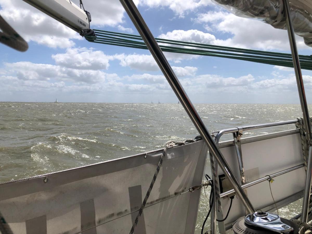 From September Lyra On The Go To Suriname Till 1 April 2026 Joint Captain Casey Medemblik Exteriör bild