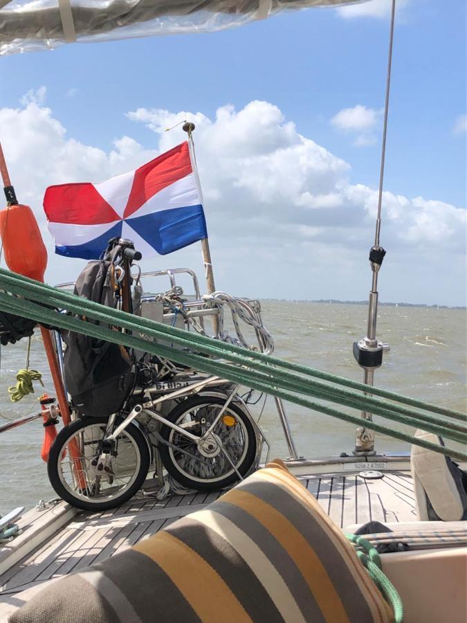 From September Lyra On The Go To Suriname Till 1 April 2026 Joint Captain Casey Medemblik Exteriör bild