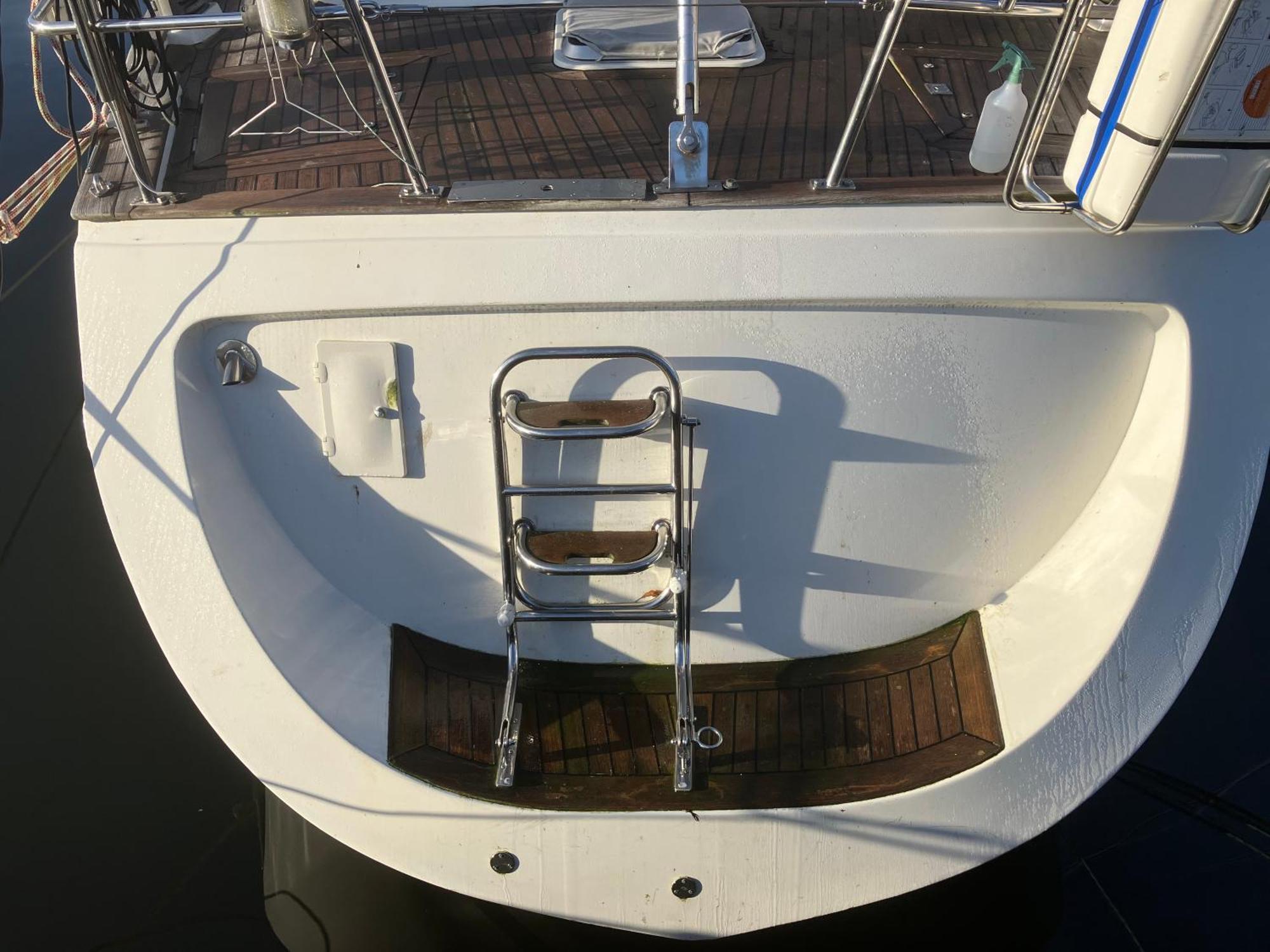 From September Lyra On The Go To Suriname Till 1 April 2026 Joint Captain Casey Medemblik Exteriör bild