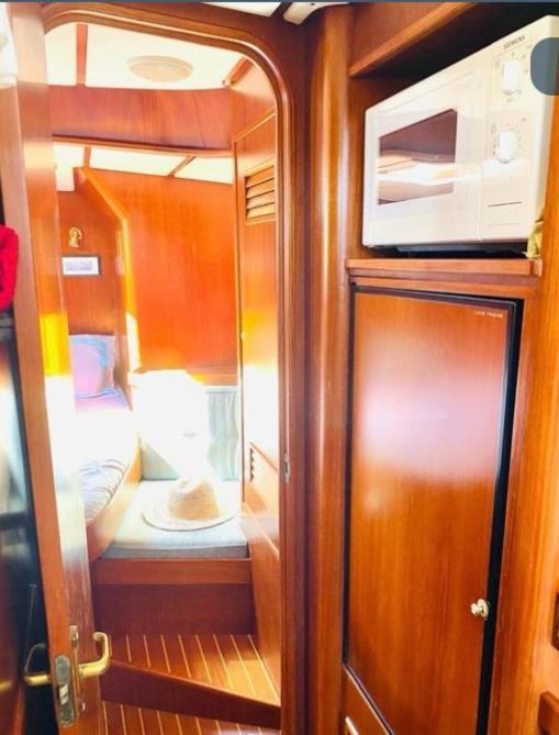 From September Lyra On The Go To Suriname Till 1 April 2026 Joint Captain Casey Medemblik Exteriör bild